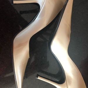 New Stuart Weitzman heels. Fits narrow